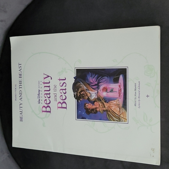 Selling as a bundle piano books . - Picture 9 of 13